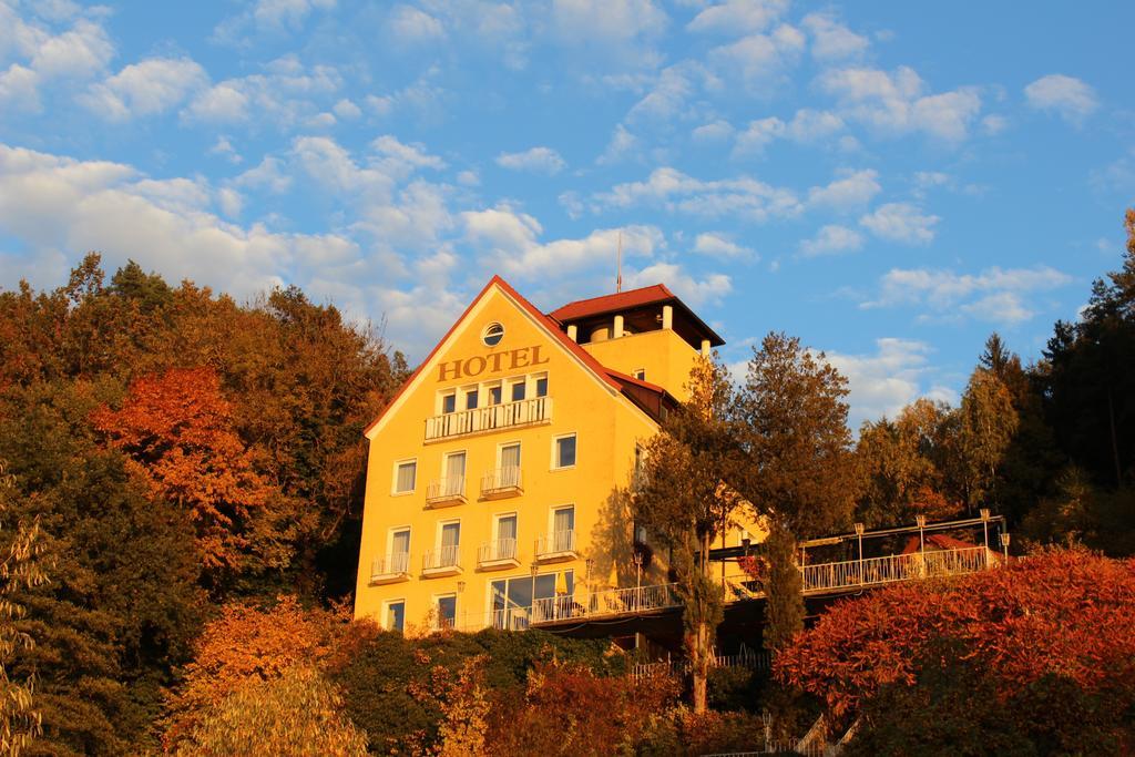 Hotel-Restaurant Faustschlossl Feldkirchen an der Donau Exterior photo